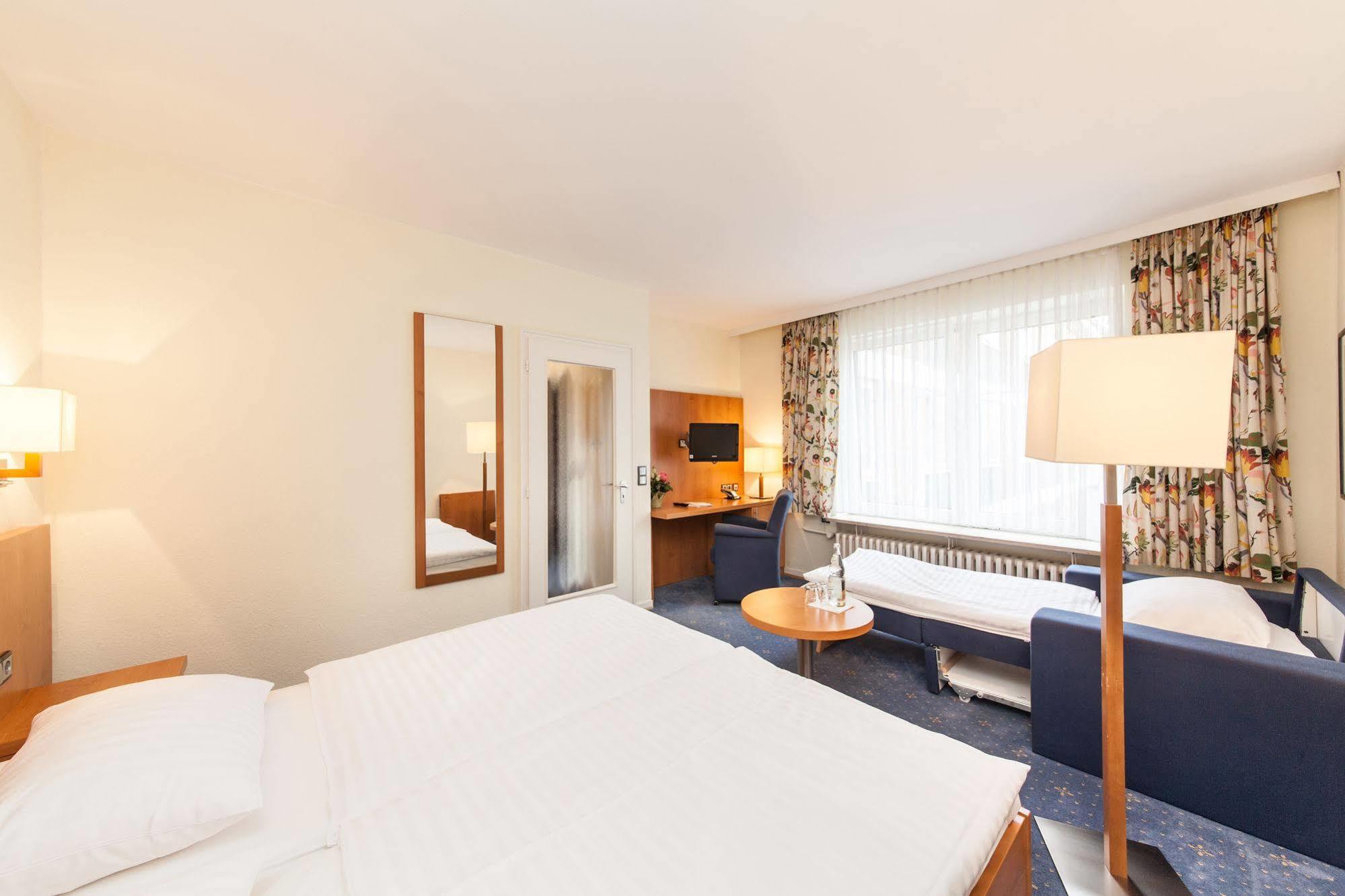 Hotel Drei Kronen Elmshorn Extérieur photo